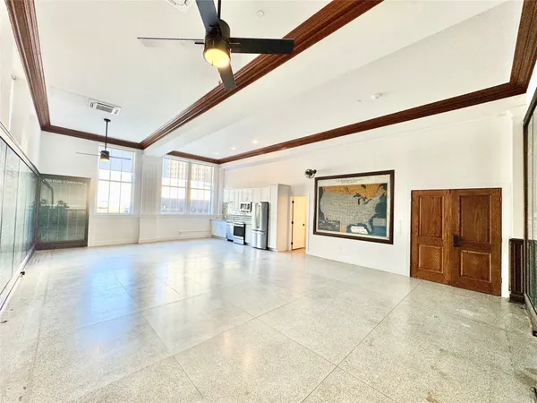 $2,350 | 2102 Mechanic Street, Unit 105, Galveston, TX 77550