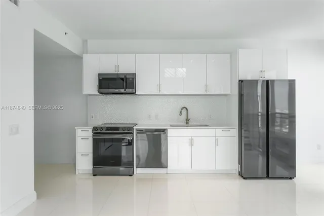 $699,000 | 60 Southwest 13th Street, Unit 4413, Miami, FL 33130