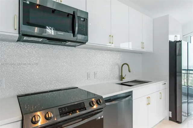 $699,000 | 60 Southwest 13th Street, Unit 4413, Miami, FL 33130