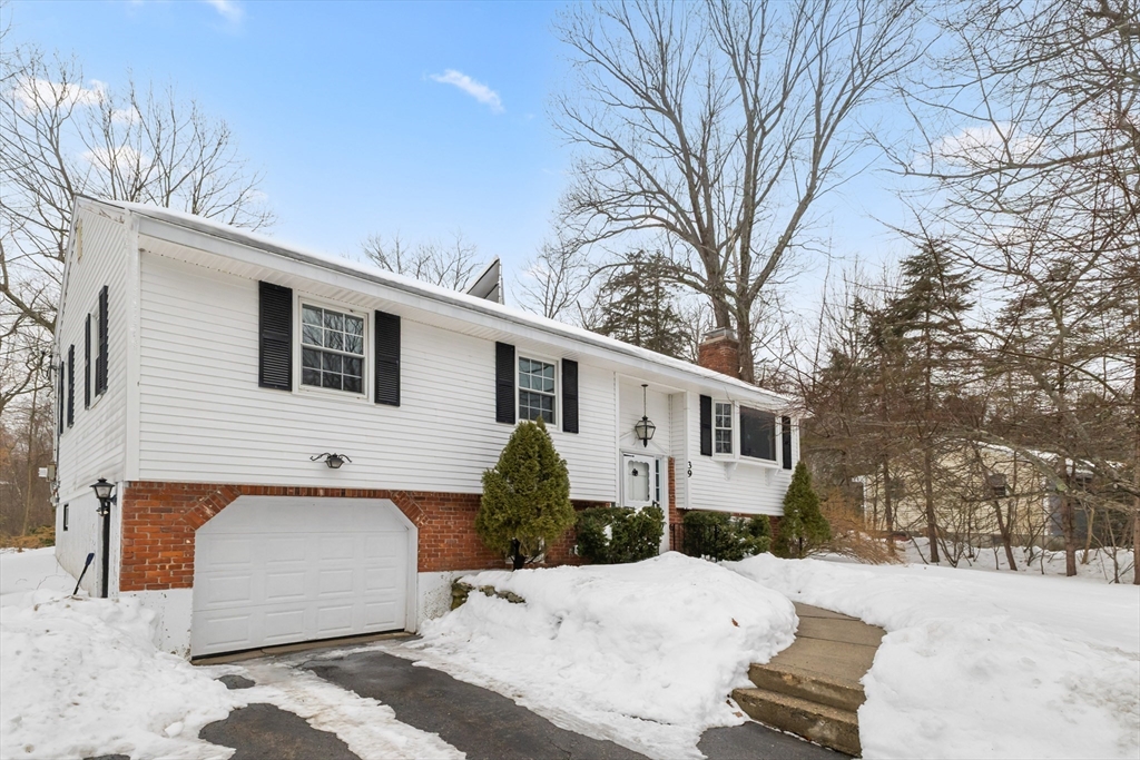 39 Laurelwood Road Rutland, MA 01543 - Photo 1 of 36 Gallery Image 1