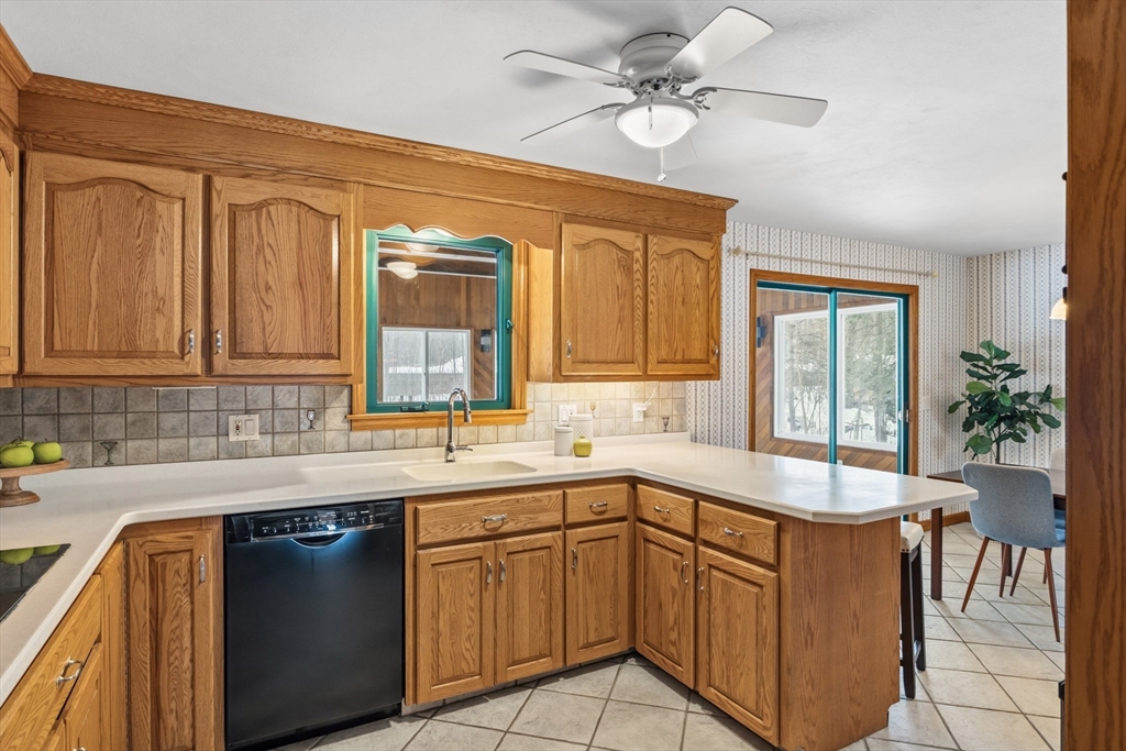 39 Laurelwood Road Rutland, MA 01543 - Photo 7 of 36 Gallery Image 7