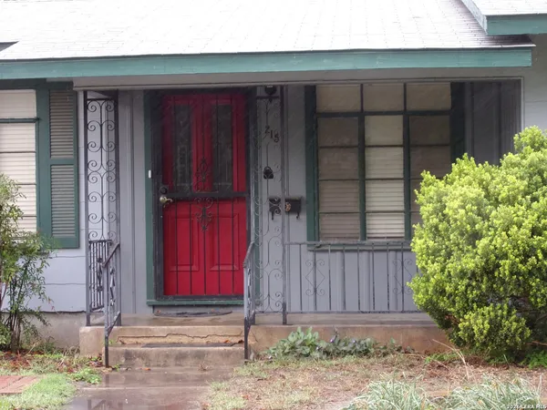 $1,875 | 215 Danville Avenue, San Antonio, TX 78201