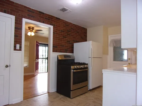 $1,875 | 215 Danville Avenue, San Antonio, TX 78201