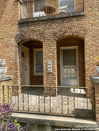 $1,250 | 247 East Lullwood Avenue, Unit FRONT, San Antonio, TX 78212