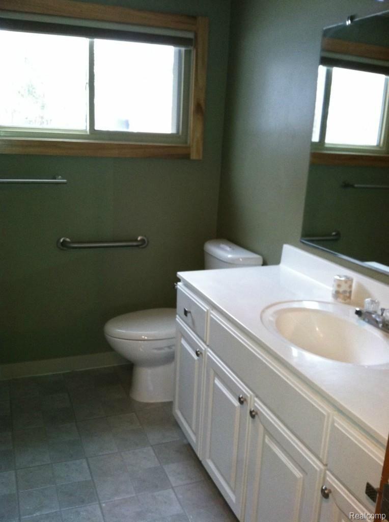 1933 Dunmore Road Ann Arbor, MI 48103 - Photo 15 of 25 1933 Dunmore 15.jpg