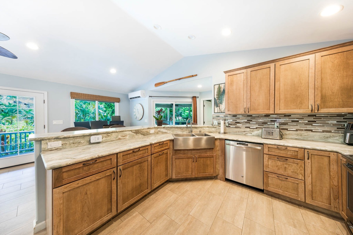 5442 Menehune Road Waimea, HI 96796 - Photo 5 of 30 Gallery Image 5