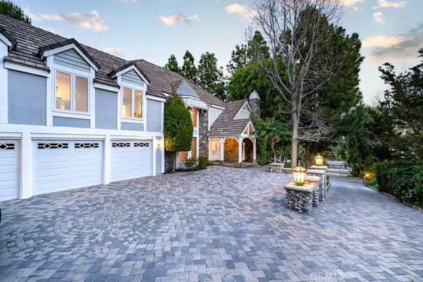 $2,699,000 | 10761 South Crawford Canyon Road, North Tustin, CA 92705