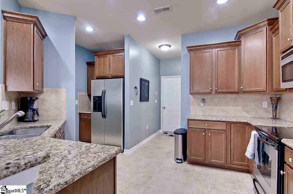 118 Giants Ridge Road Easley, SC 29642 - Photo 9 of 33