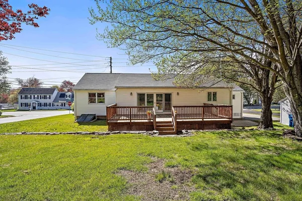 $1,800 | 111 Lexington Street, Unit B, Burlington, MA 01803