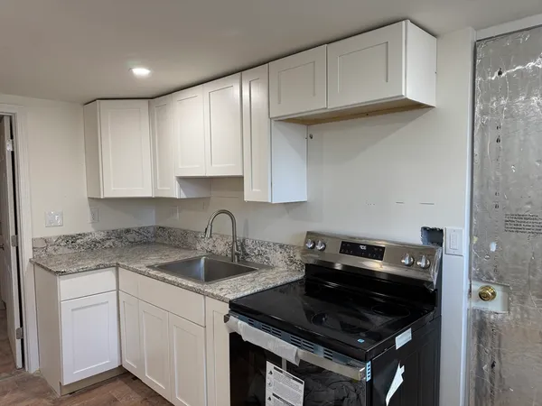 $1,800 | 111 Lexington Street, Unit B, Burlington, MA 01803