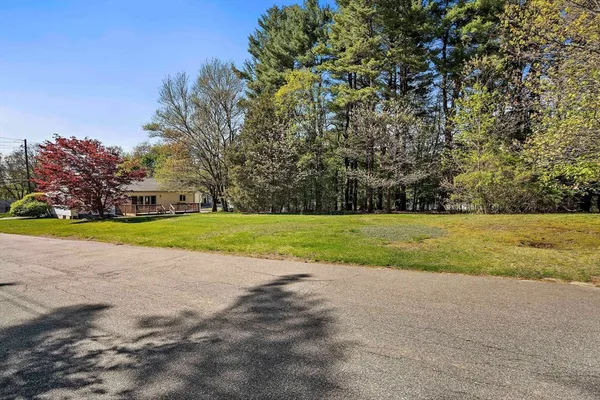 $1,800 | 111 Lexington Street, Unit B, Burlington, MA 01803