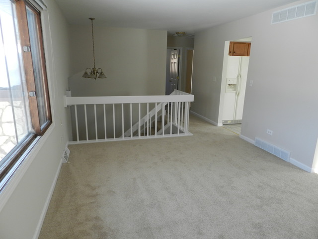 1970 North Fork Circle Elgin, IL 60123 - Photo 3 of 23