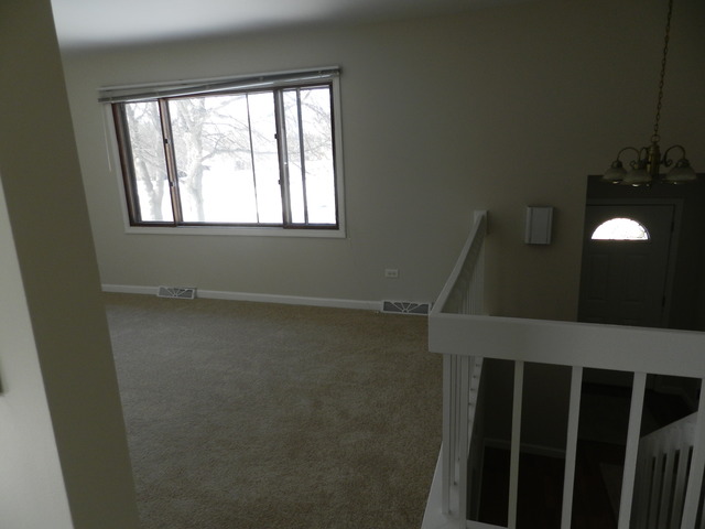 1970 North Fork Circle Elgin, IL 60123 - Photo 4 of 23