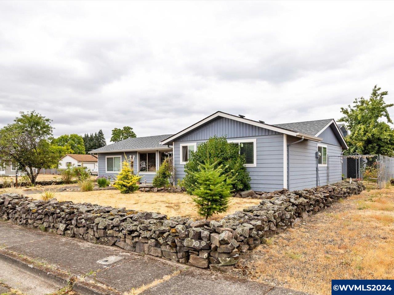 2425 South 3rd Street Lebanon, OR 97355 - Photo 3 of 37 Gallery Image 3