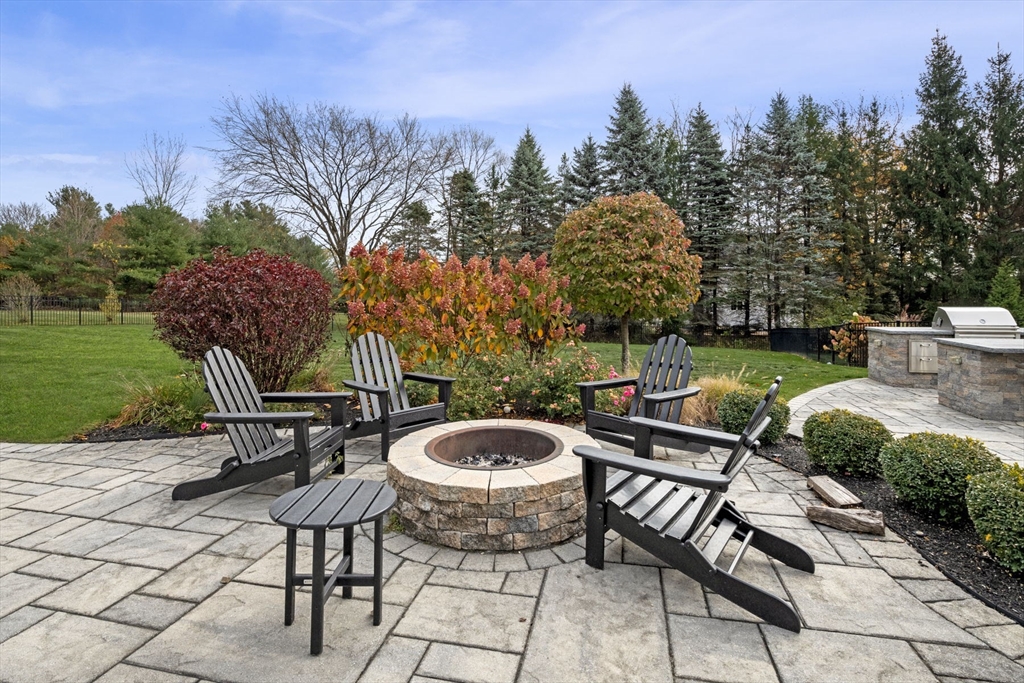 5 James Millen Road North Reading, MA 01864 - Photo 4 of 42 Gallery Image 4