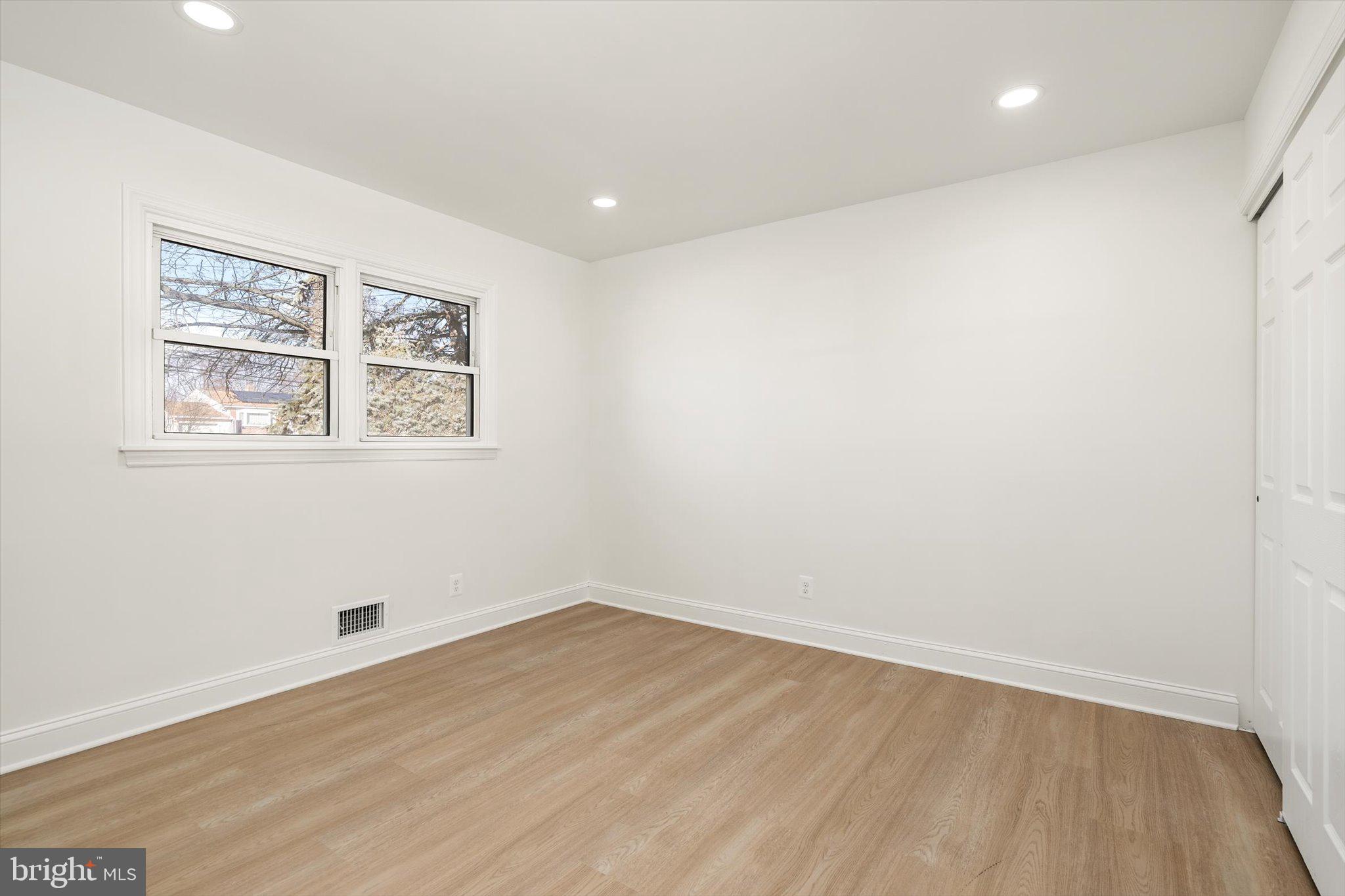 44 Hempstead Road Hamilton, NJ 08610 - Photo 8 of 50