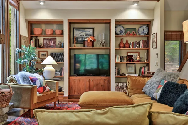 $657,500 | 493 Kestrell Drive, Plymouth, VT 05056