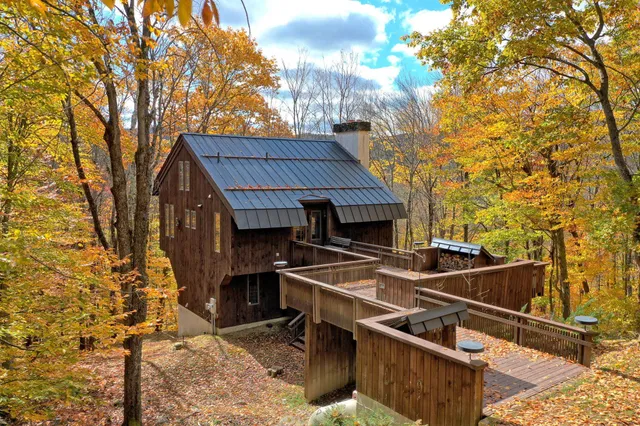 $657,500 | 493 Kestrell Drive, Plymouth, VT 05056