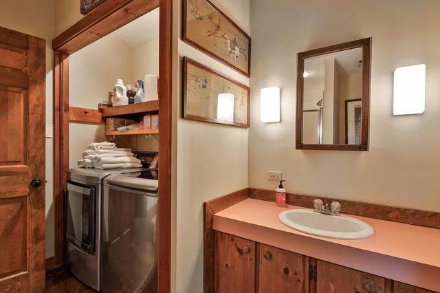 $657,500 | 493 Kestrell Drive, Plymouth, VT 05056