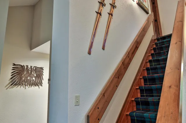 $657,500 | 493 Kestrell Drive, Plymouth, VT 05056