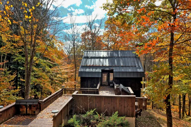 $657,500 | 493 Kestrell Drive, Plymouth, VT 05056