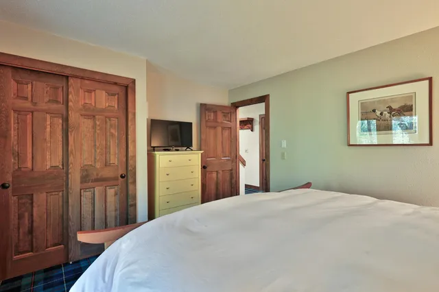 $657,500 | 493 Kestrell Drive, Plymouth, VT 05056