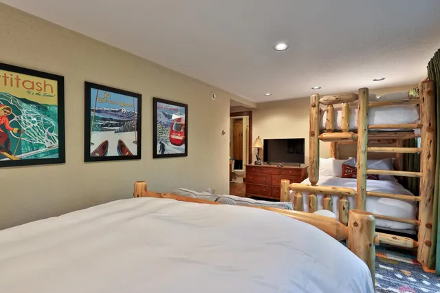 $657,500 | 493 Kestrell Drive, Plymouth, VT 05056