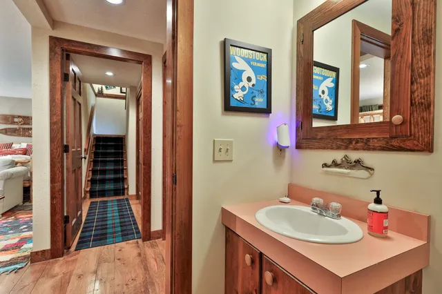 $657,500 | 493 Kestrell Drive, Plymouth, VT 05056