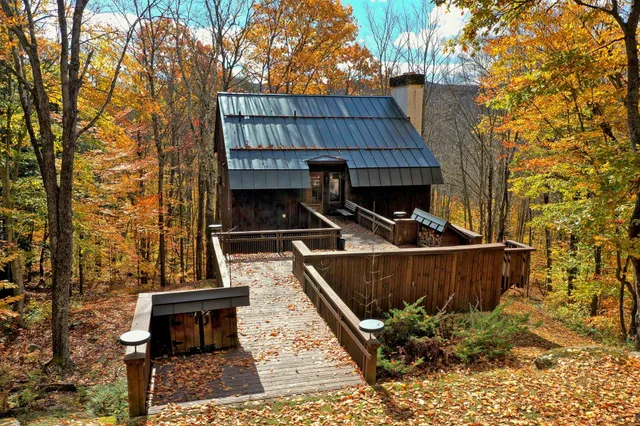 $657,500 | 493 Kestrell Drive, Plymouth, VT 05056