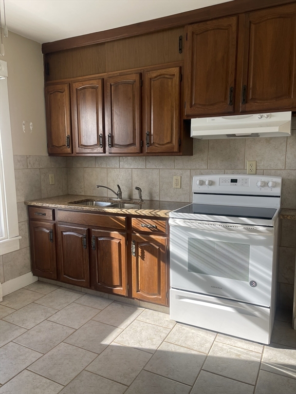 72 Nash Road, Unit 1 New Bedford, MA 02746 - Photo 1 of 15