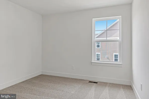 $3,500 | 1648 Sandpiper Bay Loop, Dumfries, VA 22026