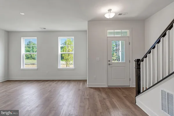 $3,500 | 1648 Sandpiper Bay Loop, Dumfries, VA 22026