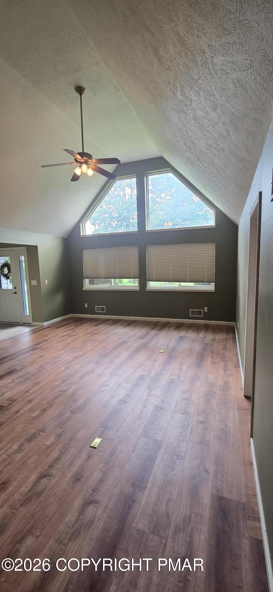 513 Gandolf Road Tamiment, PA 18371 - Photo 11 of 41 1000041894
