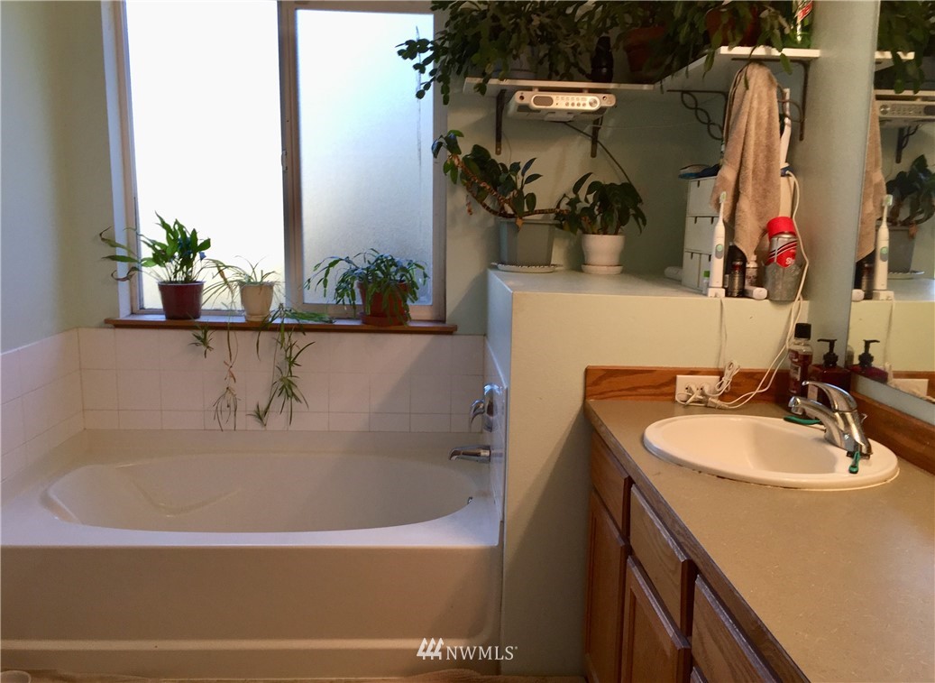18439 Elderberry Street Southwest Rochester, WA 98579 - Photo 12 of 24