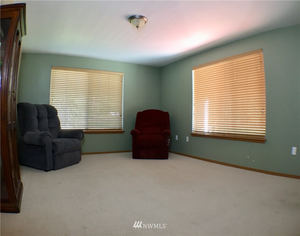 18439 Elderberry Street Southwest Rochester, WA 98579 - Photo 6 of 24