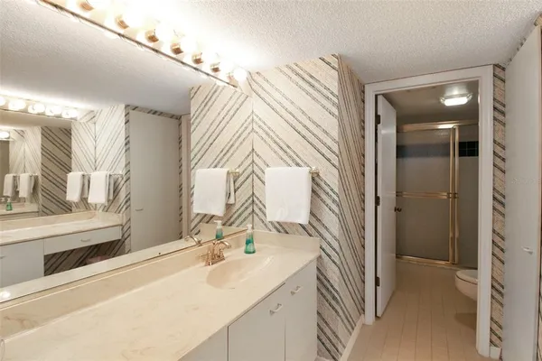 $5,700 | 1219 Siesta Bayside Drive, Unit 1219C, Sarasota, FL 34242