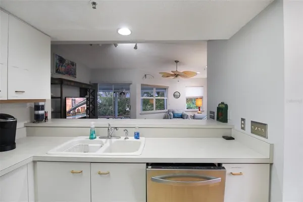 $5,700 | 1219 Siesta Bayside Drive, Unit 1219C, Sarasota, FL 34242