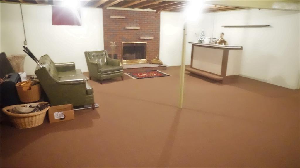 338 Dick Road Butler, PA 16001 - Photo 17 of 23 Massive 27x23 Family Room
