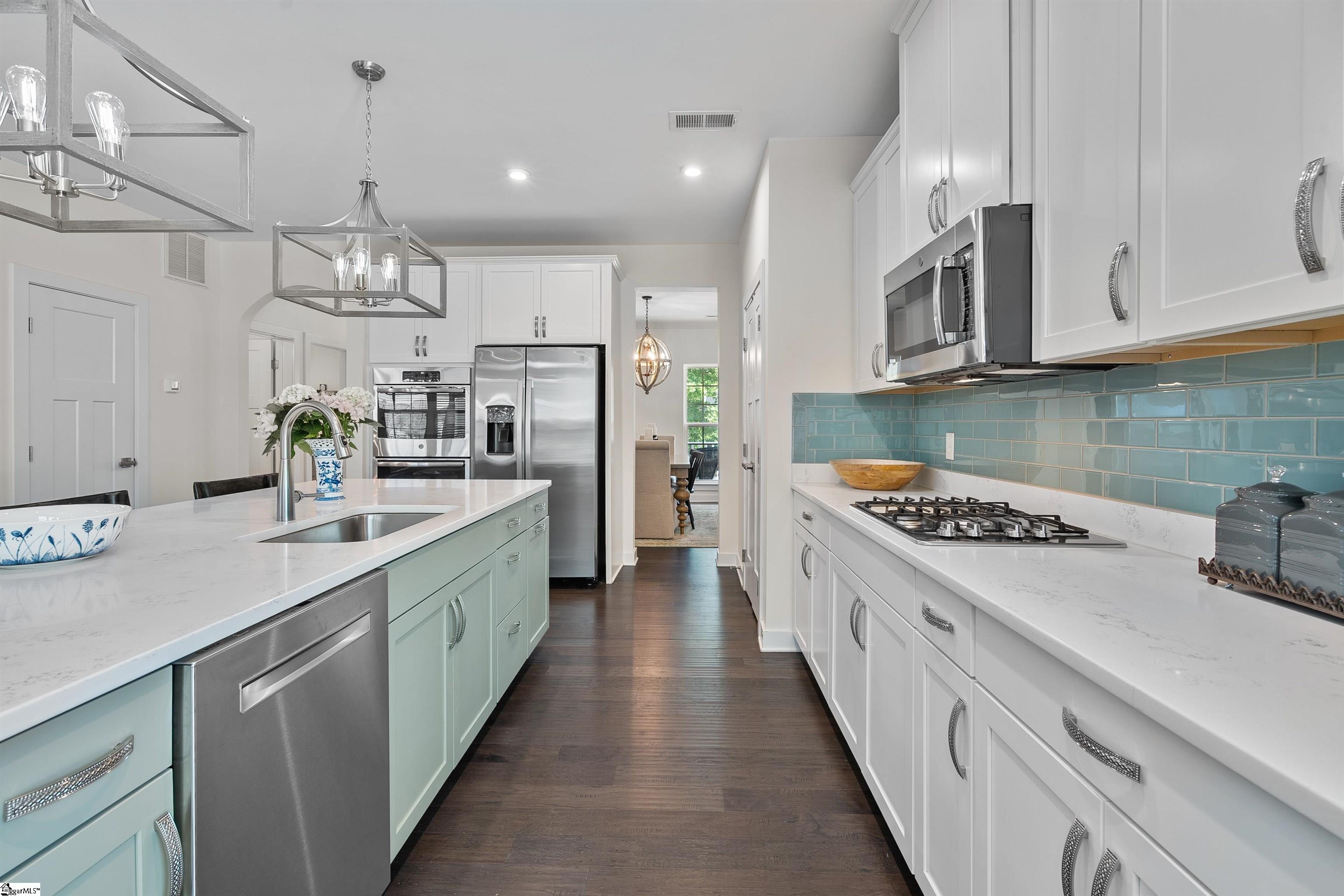 311 Algonquin Trail Greenville, SC 29607 - Photo 7 of 39