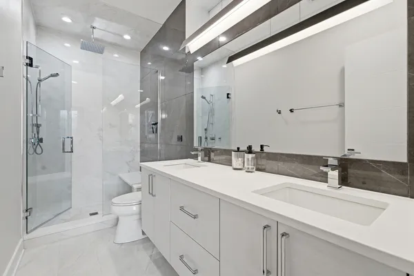 $725,000 | 3330 North Clifton Avenue, Unit 2, Chicago, IL 60657