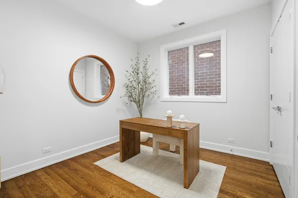 $725,000 | 3330 North Clifton Avenue, Unit 2, Chicago, IL 60657