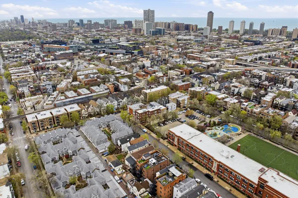 $725,000 | 3330 North Clifton Avenue, Unit 2, Chicago, IL 60657