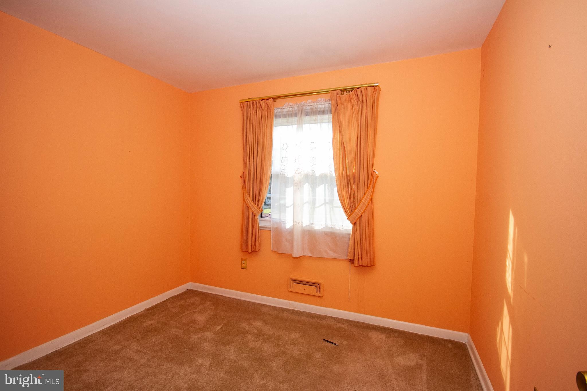 6218 Collinsway Road Baltimore, MD 21228 - Photo 11 of 20 Bedroom