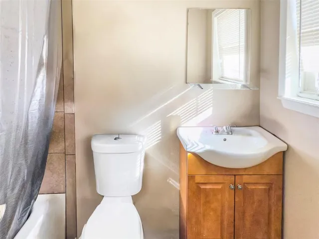 $299,000 | 8090 County Road 4528, Palestine, TX 75803