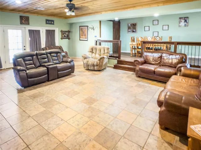 $299,000 | 8090 County Road 4528, Palestine, TX 75803