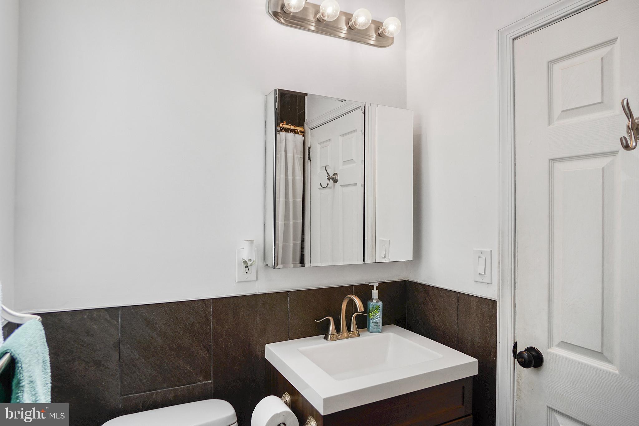 3007 Derry Road Philadelphia, PA 19154 - Photo 21 of 29 Bathroom