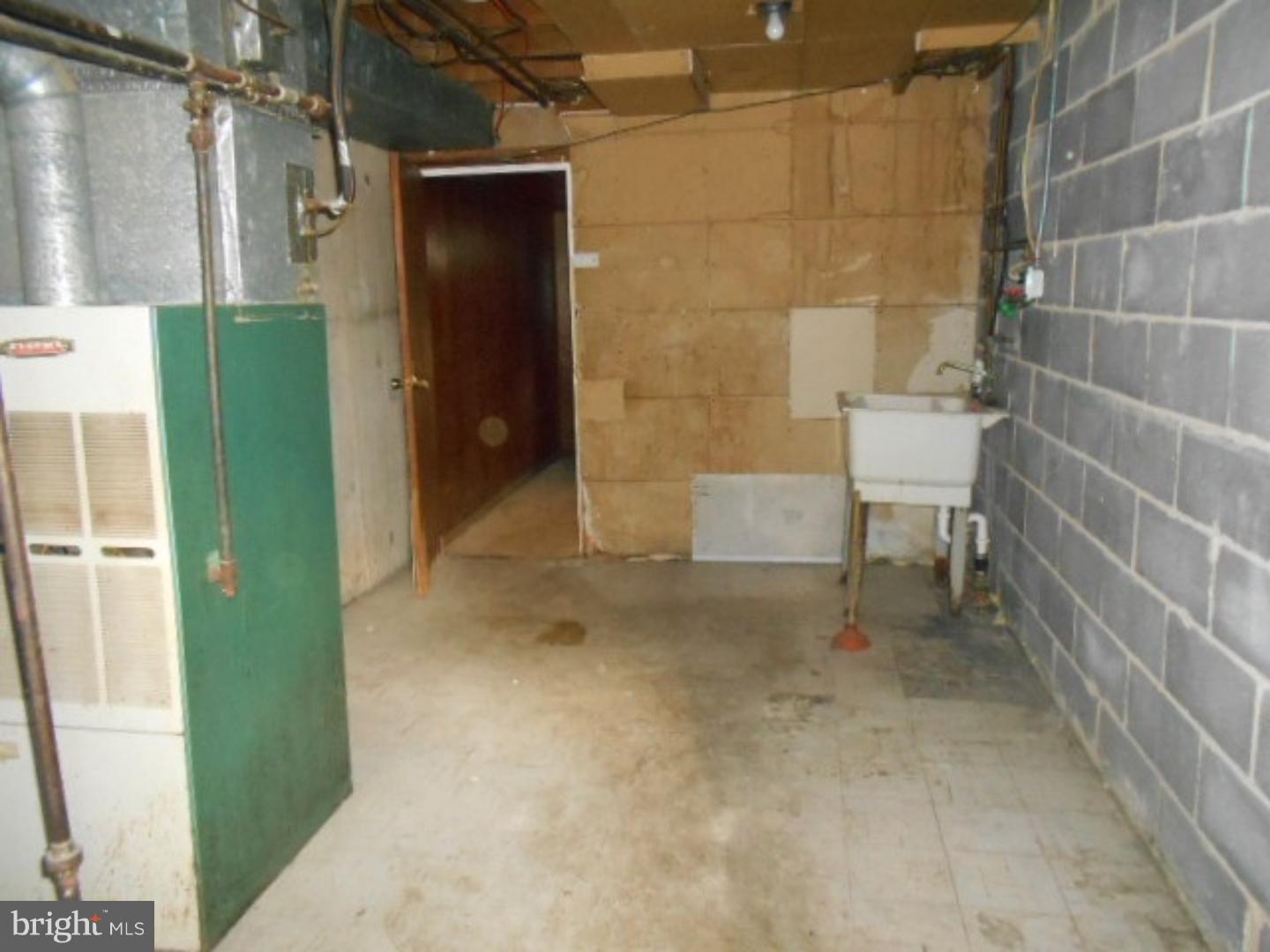 3925 Woodworth Road Brookhaven, PA 19015 - Photo 14 of 17 Laundry Room