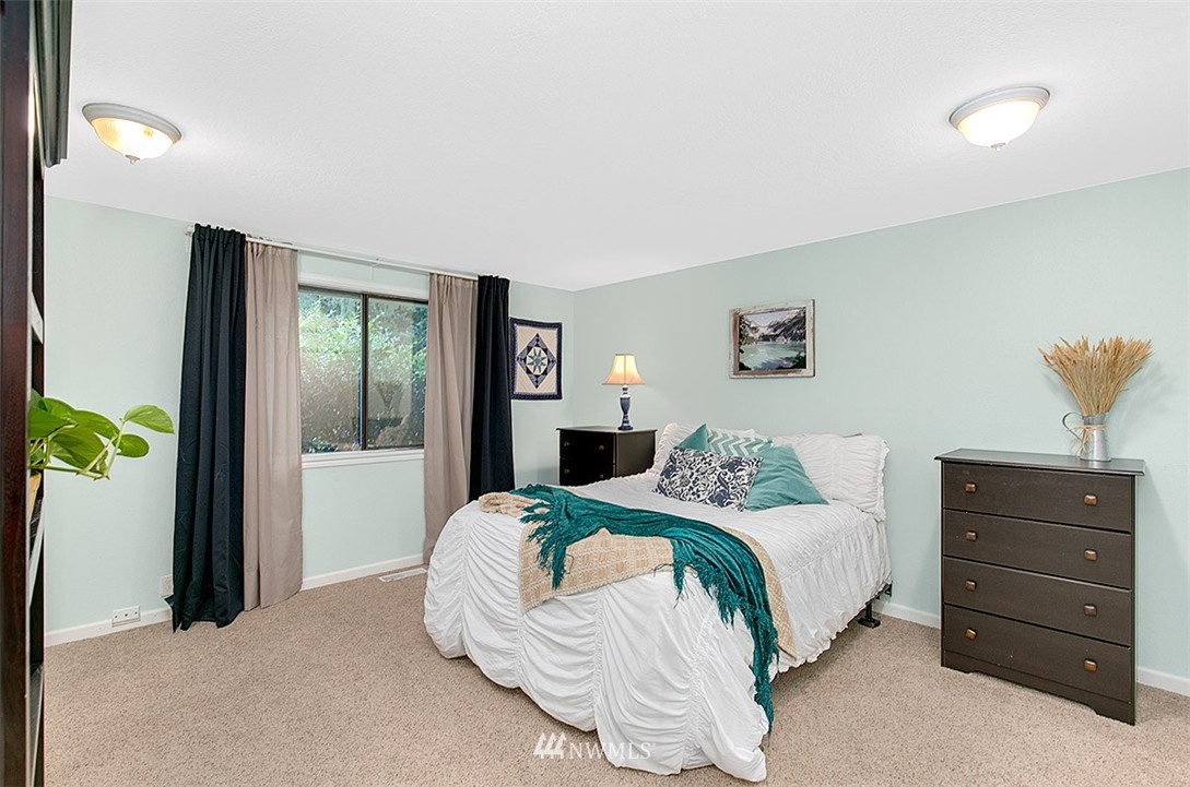 19005 27th Drive Southeast Bothell, WA 98012 - Photo 14 of 22 Gallery Image 14