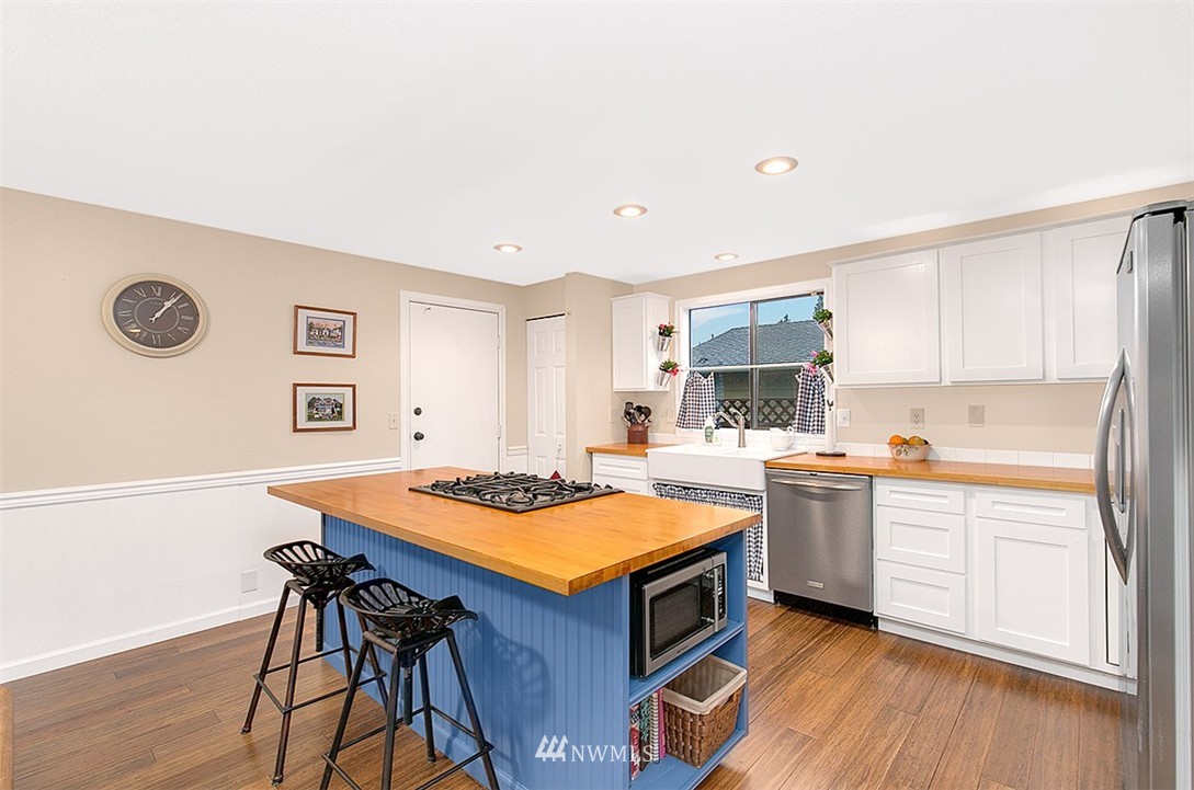 19005 27th Drive Southeast Bothell, WA 98012 - Photo 8 of 22 Gallery Image 8