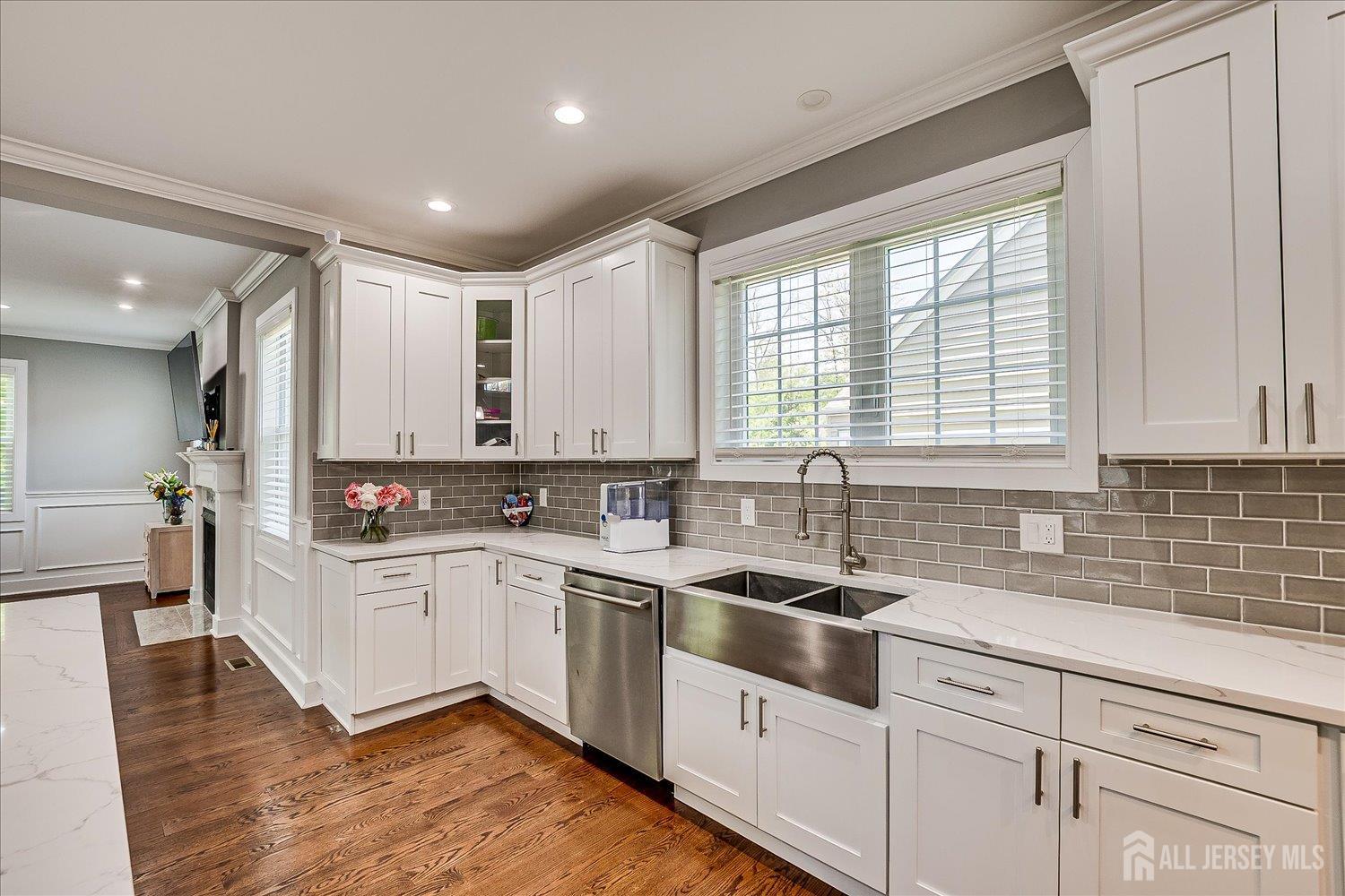 84 East Cliff Road Colonia, NJ 07067 - Photo 16 of 46
